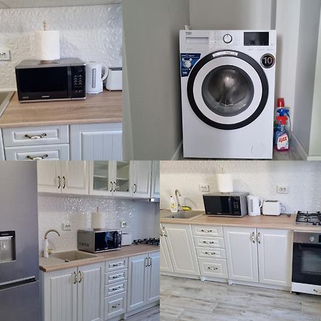 Luxurious Apartment With 3 Rooms And 2 Bathrooms In Corabia Exterior photo