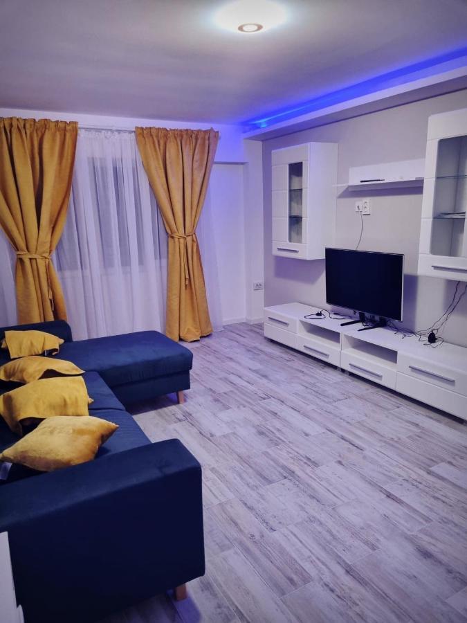 Luxurious Apartment With 3 Rooms And 2 Bathrooms In Corabia Exterior photo
