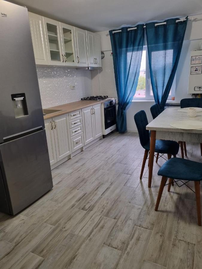 Luxurious Apartment With 3 Rooms And 2 Bathrooms In Corabia Exterior photo