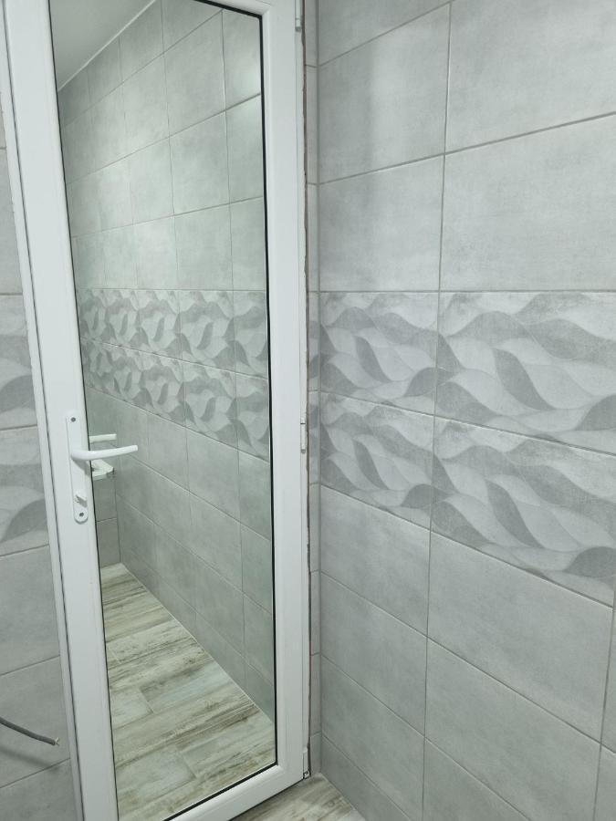 Luxurious Apartment With 3 Rooms And 2 Bathrooms In Corabia Exterior photo
